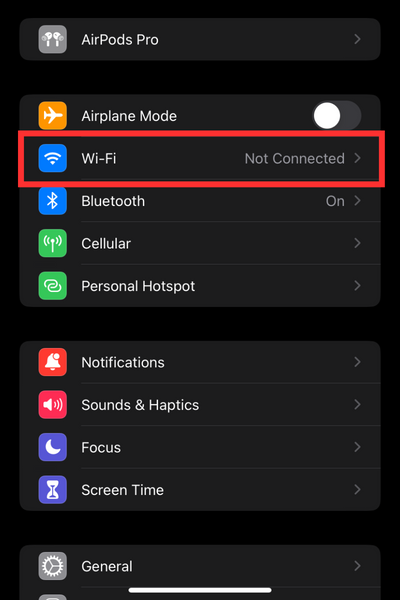 Hogyan találhat Wi-Fi jelszót iPhone-on 3 egyszerű trükkben 2 Képernyőkép egy iPhone Wi-Fi-beállításairól